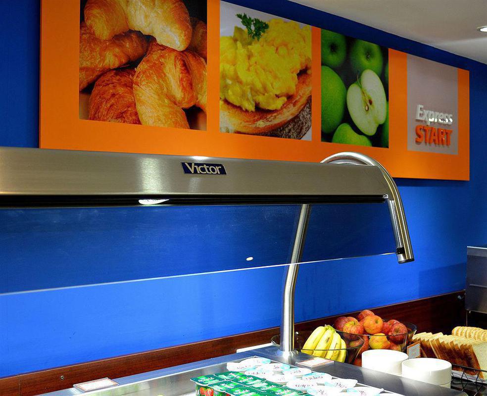 Holiday Inn Express Shrewsbury By Ihg Buitenkant foto