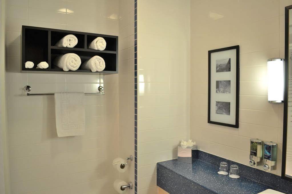 Holiday Inn Express Shrewsbury By Ihg Buitenkant foto